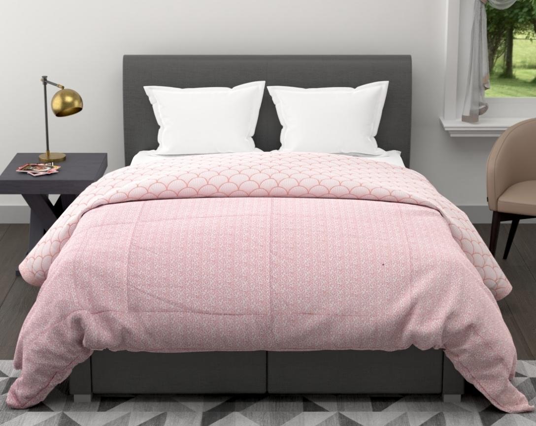 Peach and White Floral Double Bed Cozy Winter Quilt