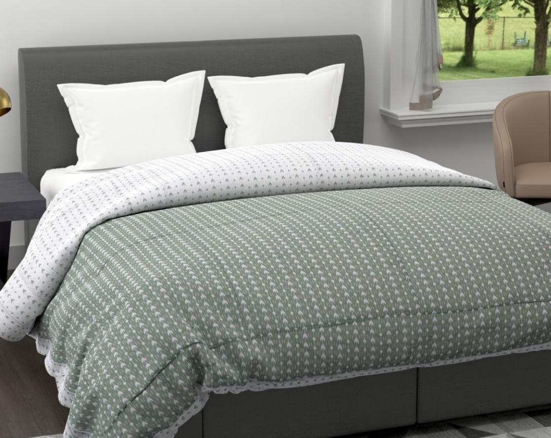 Green and White Double Bed Cozy Winter Quilt