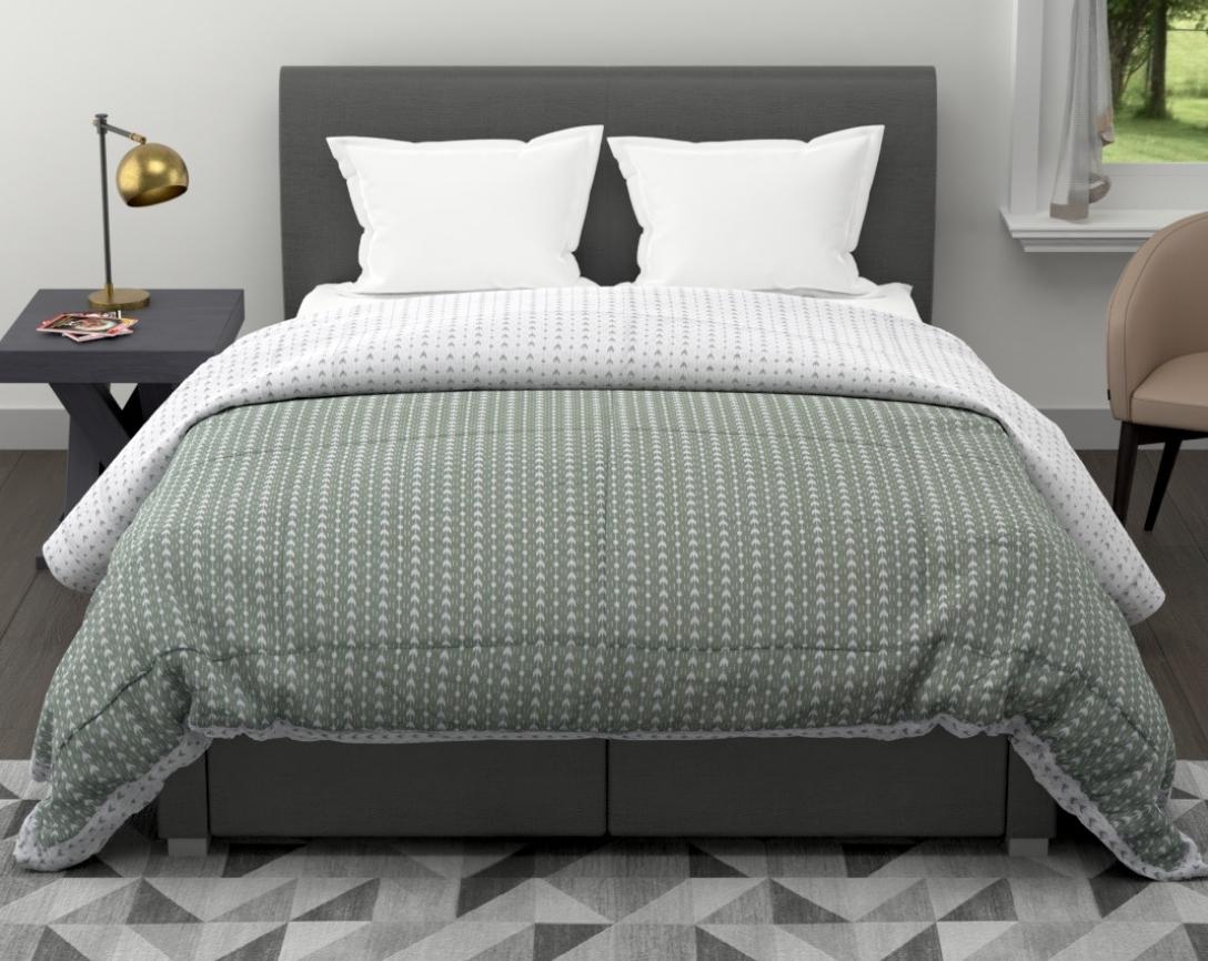 Green and White Double Bed Cozy Winter Quilt