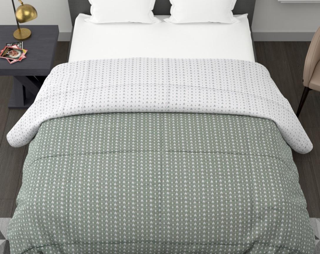 Green and White Double Bed Cozy Winter Quilt
