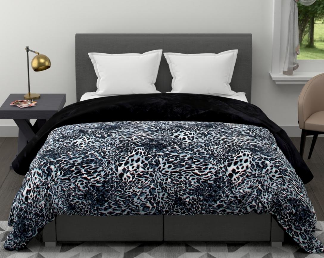 Soft and Cozy Skin Design Double Bed Winter Quilt (Black & Grey, 850 GSM)