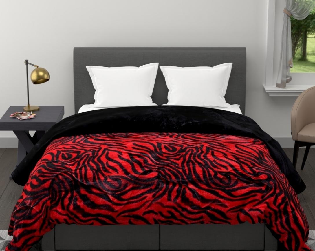 Soft and Cozy Skin Design Double Bed Winter Quilt (Red & Black, 850 GSM)