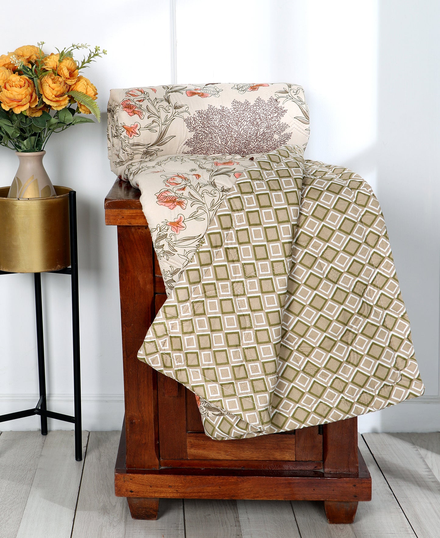 Brown Floral Print Light Weight Comforter