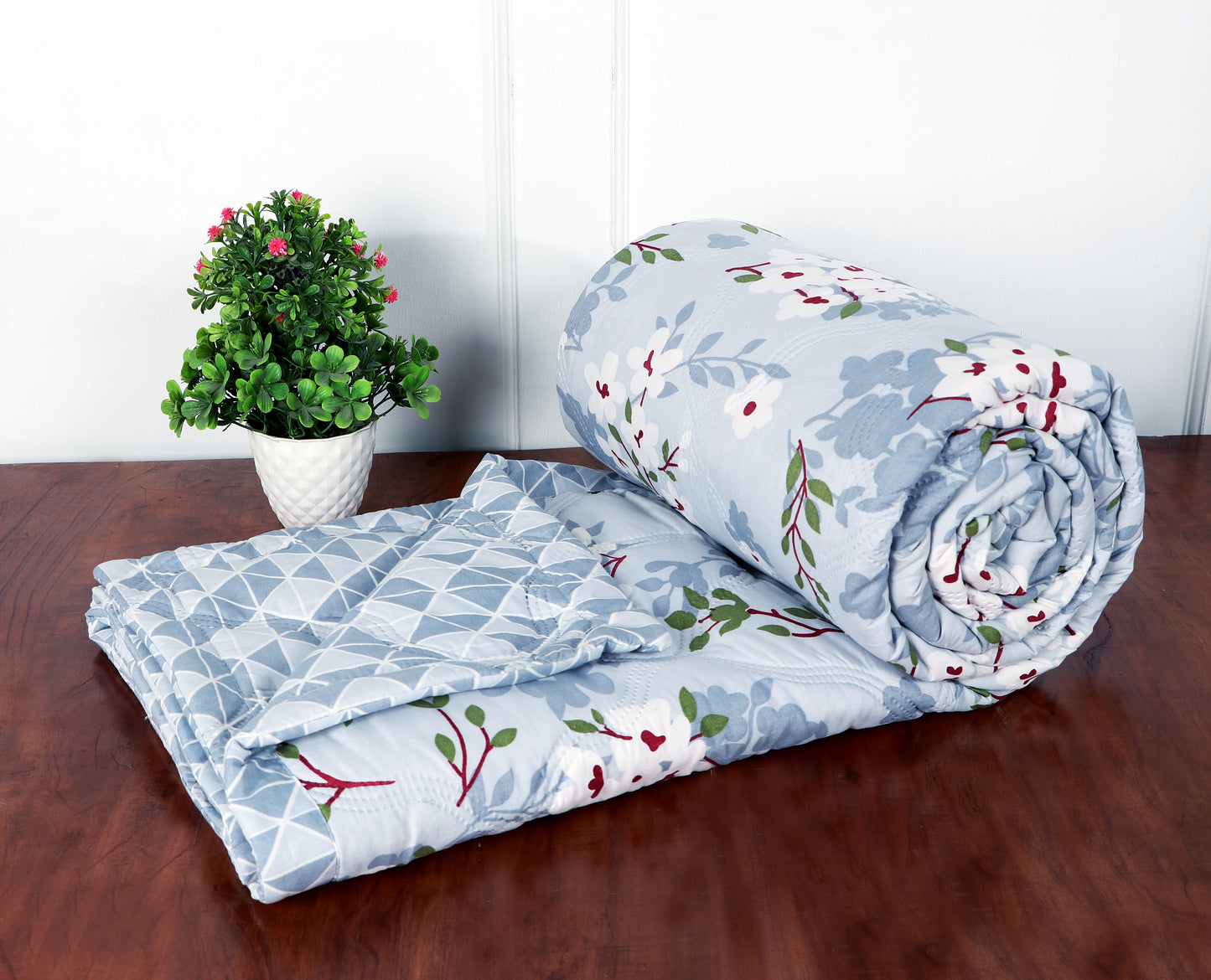 Sky Blue Floral Print Light Weight Comforter