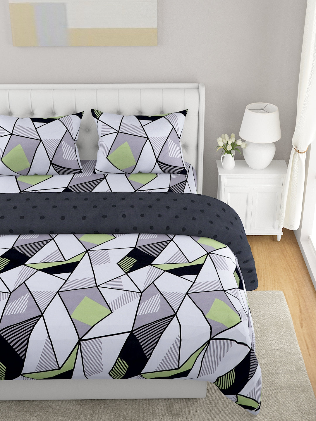 White & Grey 4 Pcs Geometric Printed Double Queen Bedding Set