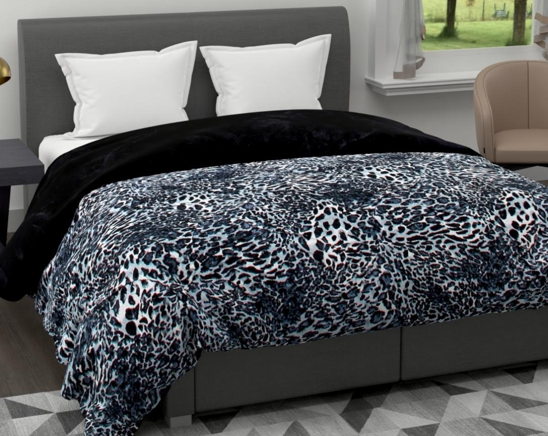 Soft and Cozy Skin Design Double Bed Winter Quilt (Black & Grey, 850 GSM)